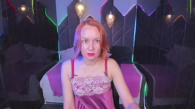 Snapshot of NikaGentle chatting on October 9, 2025, 5:38 am NikaGentle online show from October 9, 2025, 5:38 am