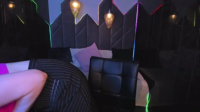 Snapshot of NikaGentle chatting on November 7, 2025, 6:02 am NikaGentle online show from November 7, 2025, 6:02 am