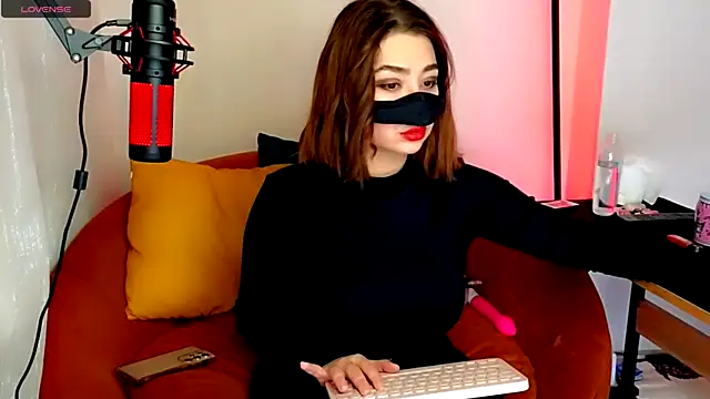 Snapshot of _L0VE_ME chatting on January 12, 2025, 7:53 pm L0VE ME online show from January 12, 2025, 7:53 pm