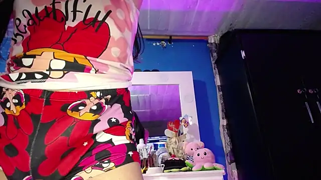 Snapshot of Lunahoney1 chatting on February 13, 2026, 7:32 pm Lunahoney1 online show from February 13, 2026, 7:32 pm