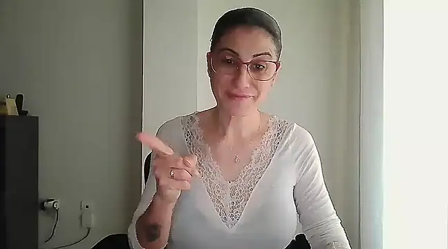 Sanada hot online show from January 26, 2025, 8:57 am