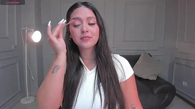 ToriCrossX online show from March 18, 2025, 8:48 pm