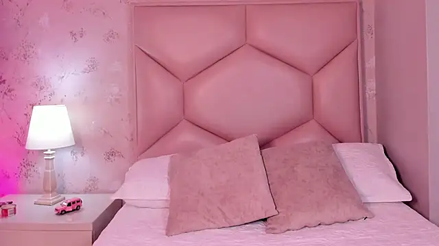 ambar sullivan online show from February 11, 2025, 11:54 am