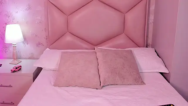 ambar sullivan online show from February 17, 2025, 12:05 pm