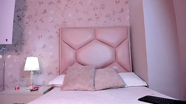 ambar sullivan online show from October 28, 2025, 11:36 am