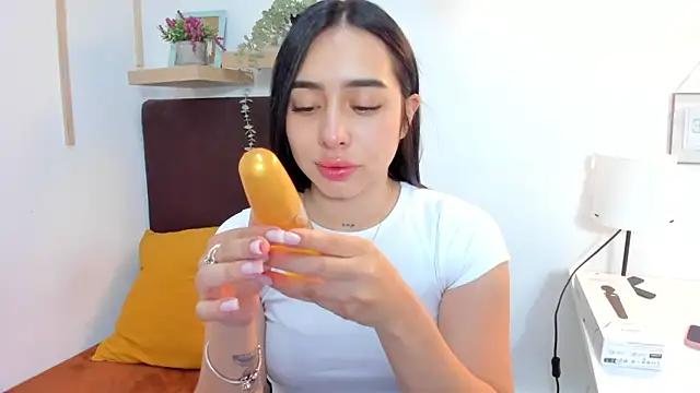 isabella jade online show from March 15, 2025, 1:07 pm