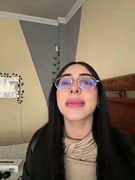 isabella jade online show from September 12, 2025, 1:11 pm