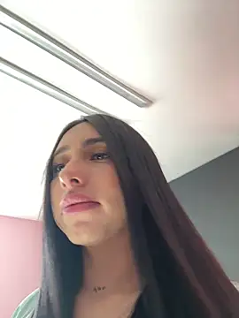 isabella jade online show from October 25, 2025, 1:40 pm