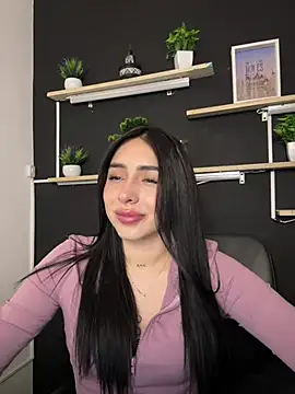 isabella jade online show from February 11, 2026, 10:15 pm