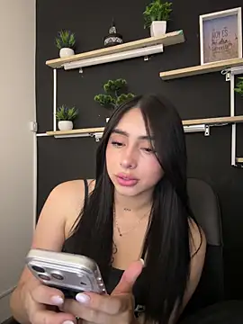 isabella jade online show from February 18, 2026, 10:06 pm