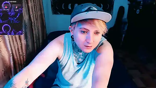 Marieblueeyes online show from November 11, 2025, 2:00 am