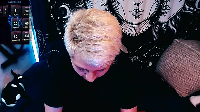 Snapshot of Marieblueeyes chatting on May 19, 2026, 11:38 am Marieblueeyes online show from May 19, 2026, 11:38 am