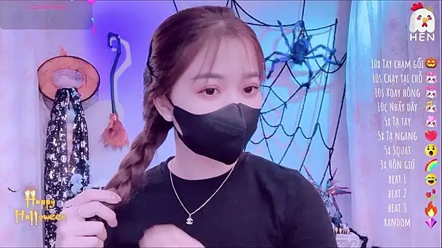 hen237 online show from October 29, 2025, 10:55 pm