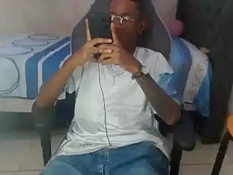 Snapshot of ManSant chatting on January 12, 2025, 3:03 pm ManSant online show from January 12, 2025, 3:03 pm