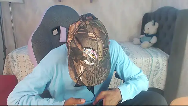 Snapshot of ManSant chatting on January 24, 2025, 3:24 pm ManSant online show from January 24, 2025, 3:24 pm