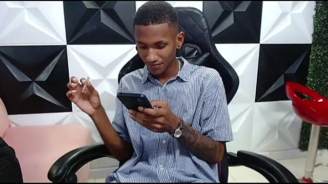 Snapshot of ManSant chatting on February 21, 2025, 3:10 pm ManSant online show from February 21, 2025, 3:10 pm