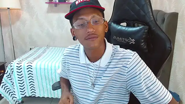 Snapshot of ManSant chatting on September 15, 2025, 2:06 pm ManSant online show from September 15, 2025, 2:06 pm