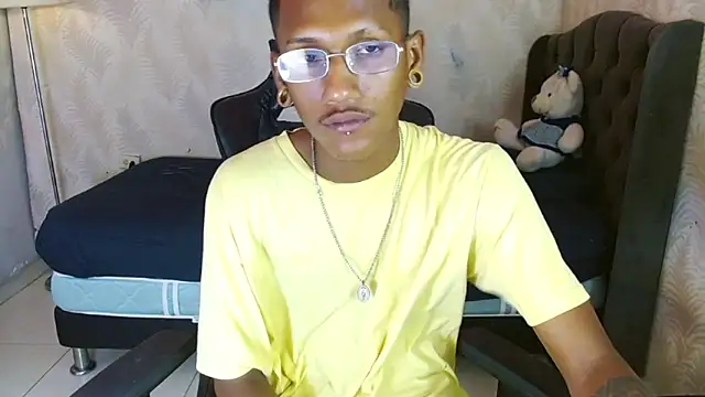 Snapshot of ManSant chatting on October 11, 2025, 3:32 pm ManSant online show from October 11, 2025, 3:32 pm