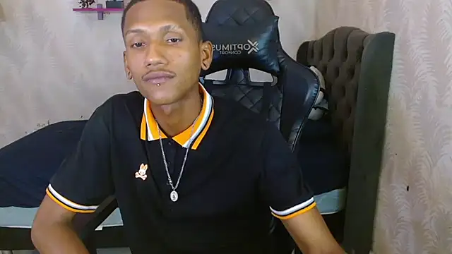 Snapshot of ManSant chatting on October 13, 2025, 7:25 pm ManSant online show from October 13, 2025, 7:25 pm