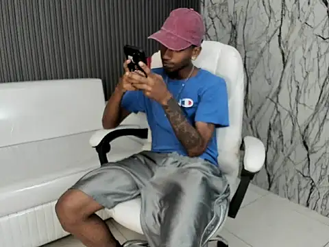 ManSant online show from November 19, 2025, 4:18 pm