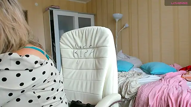 Snapshot of PamHardFuck chatting on July 7, 2026, 10:08 am PamHardFuck online show from July 7, 2026, 10:08 am