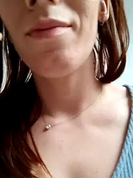 Snapshot of clara-francaise chatting on February 17, 2025, 8:04 pm clara-francaise online show from February 17, 2025, 8:04 pm