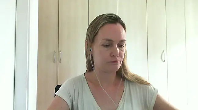 Snapshot of Annylove1 chatting on January 20, 2025, 10:51 am Annylove1 online show from January 20, 2025, 10:51 am