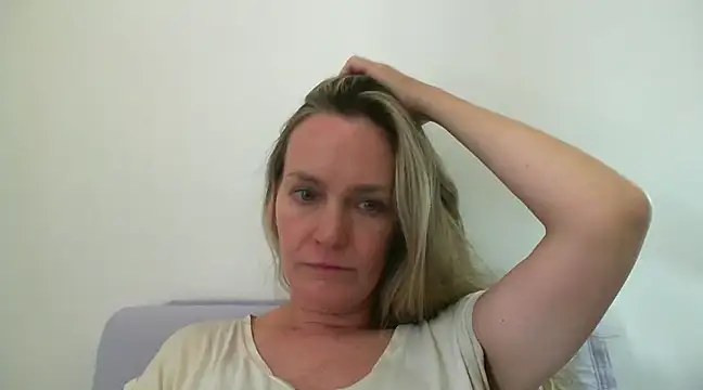 Snapshot of Annylove1 chatting on January 20, 2025, 2:14 pm Annylove1 online show from January 20, 2025, 2:14 pm