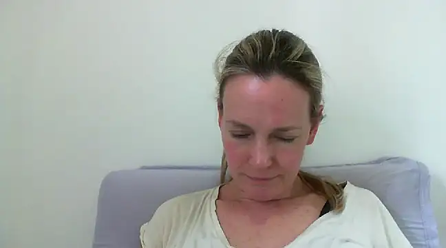 Snapshot of Annylove1 chatting on January 20, 2025, 5:27 pm Annylove1 online show from January 20, 2025, 5:27 pm