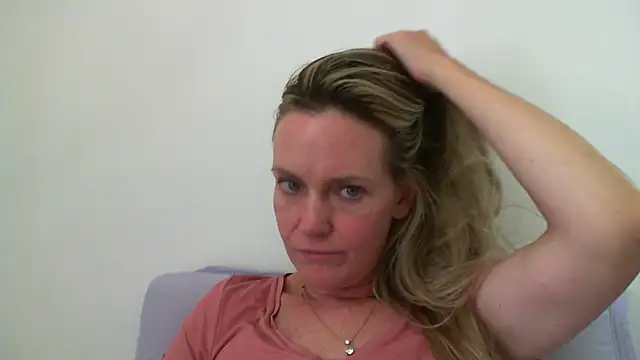 Snapshot of Annylove1 chatting on January 22, 2025, 2:56 pm Annylove1 online show from January 22, 2025, 2:56 pm
