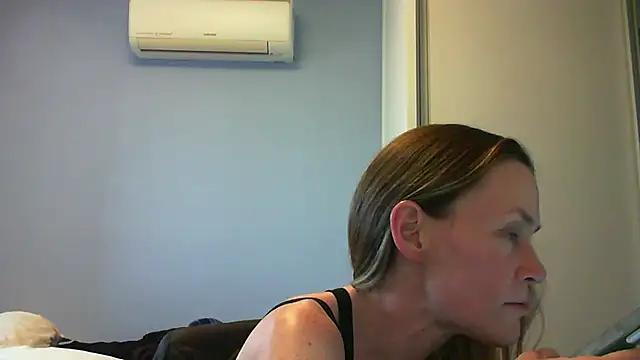Snapshot of Annylove1 chatting on September 21, 2025, 6:53 pm Annylove1 online show from September 21, 2025, 6:53 pm