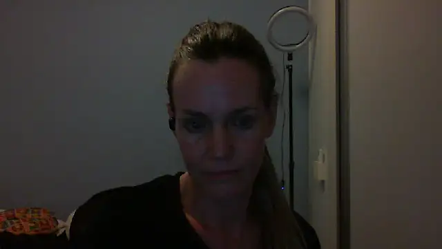 Annylove1 online show from October 24, 2025, 12:08 am