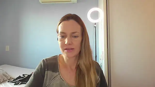 Annylove1 online show from December 4, 2025, 10:46 am