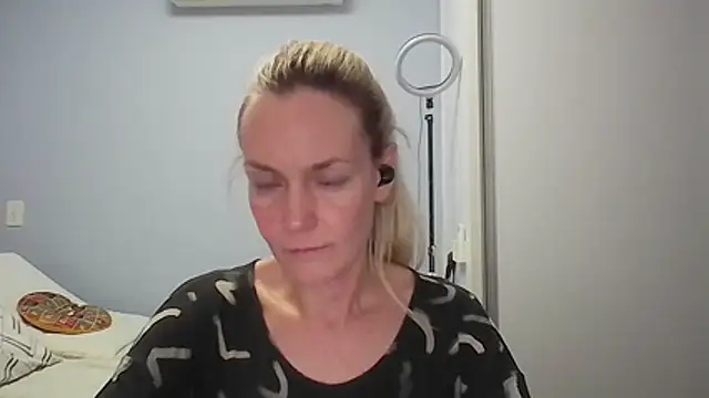 Annylove1 online show from February 8, 2026, 12:36 am