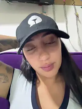 Hannahoff online show from March 3, 2025, 11:03 pm