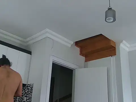 ALPHANDRE online show from April 14, 2026, 8:42 am