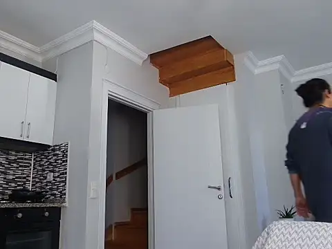 ALPHANDRE online show from April 19, 2026, 6:24 am