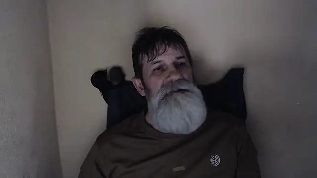 Snapshot of AlexNudo chatting on May 20, 2026, 5:19 pm AlexNudo online show from May 20, 2026, 5:19 pm