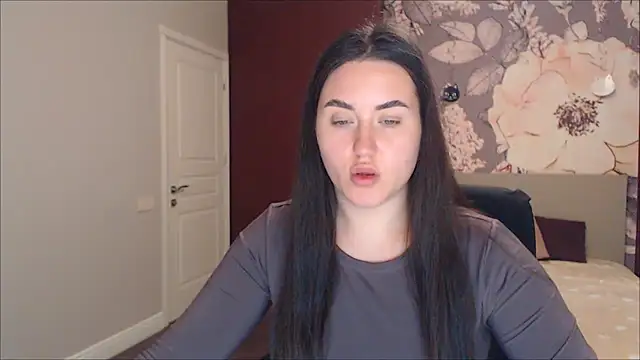 Roxie Bradley online show from December 27, 2024, 8:56 am