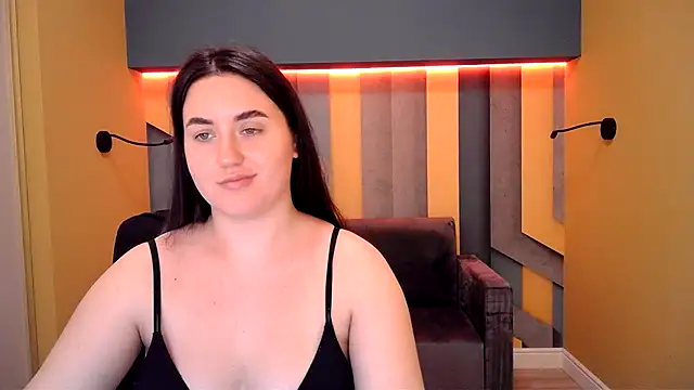 Roxie Bradley online show from January 5, 2025, 10:53 am