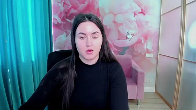 Roxie Bradley online show from January 9, 2025, 10:31 am