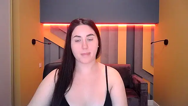 Roxie Bradley online show from February 8, 2025, 7:48 am