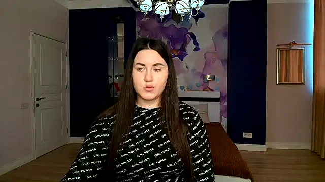 Roxie Bradley online show from February 11, 2025, 6:40 am