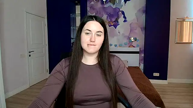 Roxie Bradley online show from March 11, 2025, 10:18 am