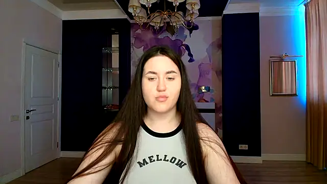 Roxie Bradley online show from March 21, 2025, 7:11 am