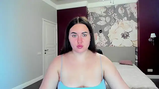 Roxie Bradley online show from November 13, 2025, 6:45 am