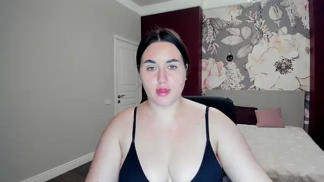 Roxie Bradley online show from November 25, 2025, 6:46 am