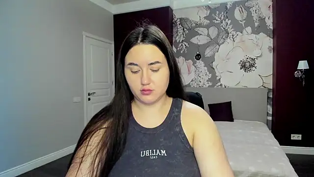 Roxie Bradley online show from December 20, 2025, 6:42 am