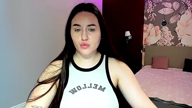 Roxie Bradley online show from February 21, 2026, 6:47 am