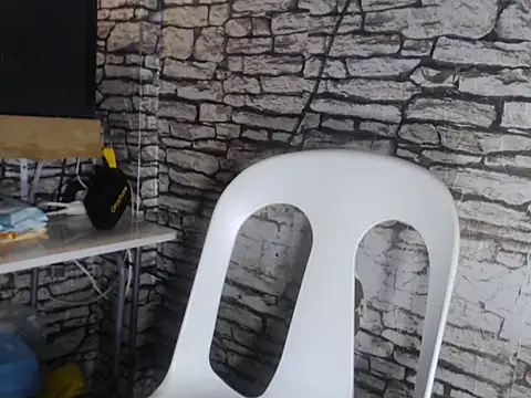 xlovercum online show from February 2, 2026, 7:18 am